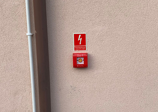 przycisk alarmu